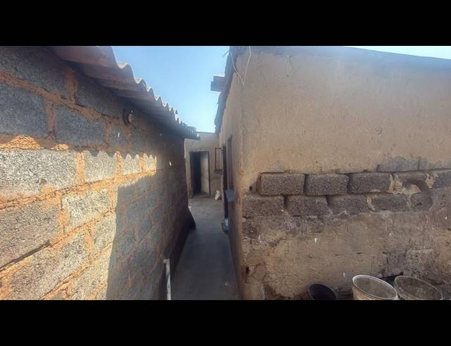 5 BEDROOM HOUSE FOR SALE IN TEMBISA CENTRAL